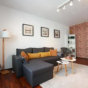 Apartament La Bloc - At The Block, Bucureşti